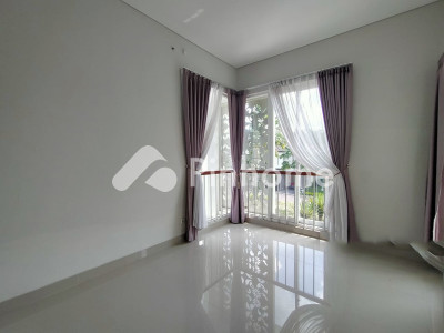 dijual rumah lokasi strategis di jl  kapten haryadi - 5