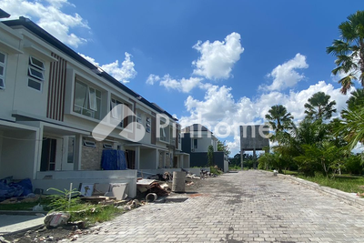 Rumah Dijual di Greenlot Residence, Mengwi, Kab. Badung, 2,2 KM, 3-3 KT, LT 100-200m², LB 70-70m²
