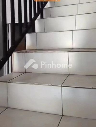 Sewa Ruko di Sepatan, Kab. Tangerang, 3 KM, LT 96m², LB 288m²