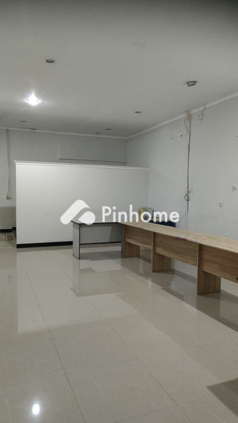 Rumah Dijual di Bekasi Selatan, Kota Bekasi, 2 KM, 4 KT, LT 350m², LB 150m²