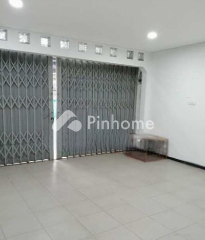 Ruko Dijual di Kembangan, Kota Jakarta Barat, 3 KM, LT 85m², LB 200m²