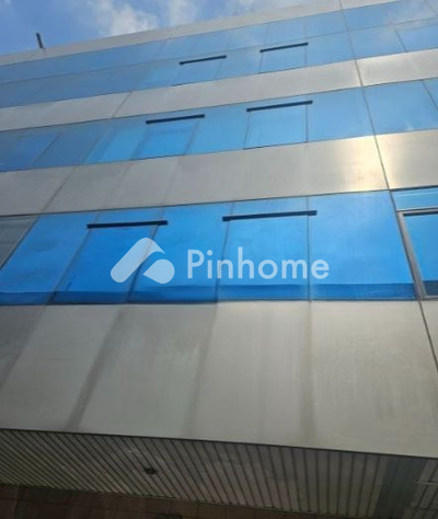 Ruko Dijual di Kebon Jeruk, Kota Jakarta Barat, 4 KM, LT 65m², LB 250m²