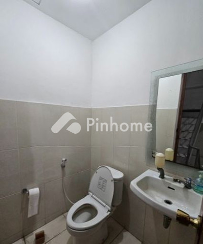 Ruko Dijual di Kebon Jeruk, Kota Jakarta Barat, 4 KM, LT 65m², LB 250m²