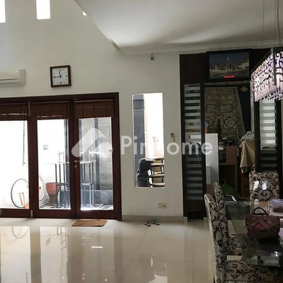 Rumah Dijual di Gunung Anyar (Gununganyar), Kota Surabaya, 4 KM, 5 KT, LT 264m², LB 400m²