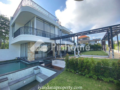 Rumah Dijual di Kuta Selatan, Kab. Badung, 3 KM, 3 KT, LT 460m², LB 340m²