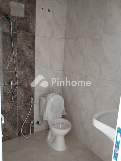 Ruko Dijual di Grogol Petamburan, Kota Jakarta Barat, 4 KM, LB 200m²