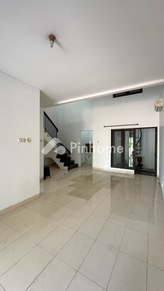 Sewa Rumah di Cimanggis, Kota Depok, 3 KM, 3 KT, LT 90m², LB 94m²