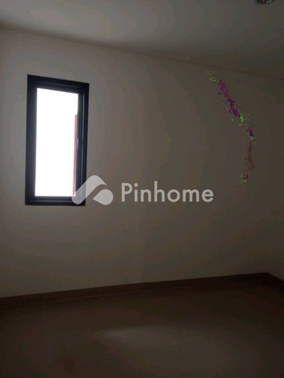 Rumah Dijual di Ciputat Timur, Kota Tangerang Selatan, 3 KM, 4 KT, LT 130m², LB 160m²