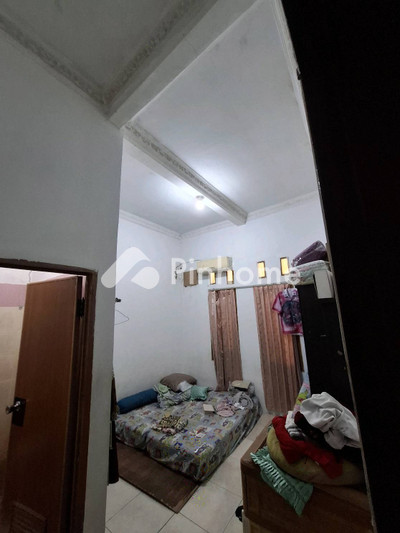 Rumah Dijual di Bekasi Selatan, Kota Bekasi, 2 KM, 3 KT, LT 60m², LB 120m²