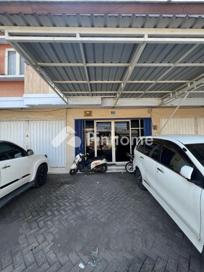 Ruko Dijual di Gunung Anyar (Gununganyar), Kota Surabaya, 2 KM, LB 225m²