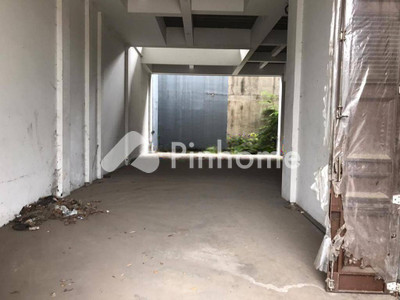 Gudang Dijual di Wasile Timur, Kab. Halmahera Timur, 4 KM, LT 672m², LB 429m²