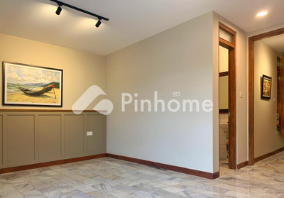 Rumah Dijual di Pulogadung (Pulo Gadung), Kota Jakarta Timur, 5 KM, 4 KT, LT 75m², LB 260m²