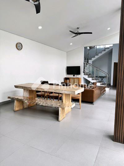 Sewa Rumah di Kuta Selatan, Kab. Badung, 4 KM, 3 KT, LT 300m², LB 350m²