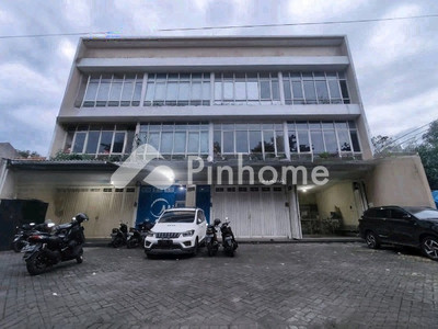 Ruko Dijual di Rungkut, Kota Surabaya, 3 KM, LB 190m²