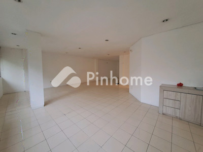 Sewa Ruko di Gambir, Kota Jakarta Pusat, 5 KM, LB 450m²