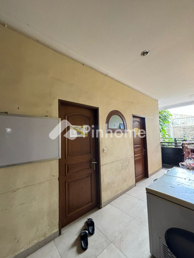Rumah Dijual di Antapani (Cicadas), Kota Bandung, 2 KM, 5 KT, LT 399m²