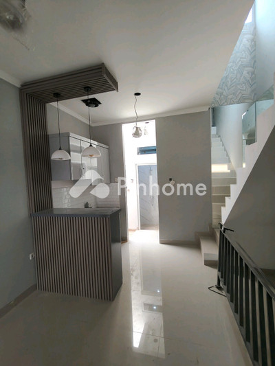 Rumah Dijual di Cempaka Putih, Kota Jakarta Pusat, 2 KM, 2 KT, LT 38m², LB 74m²