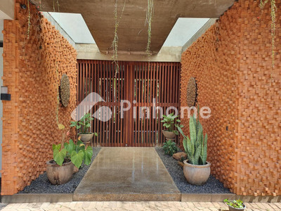 Rumah Dijual di Pasar Minggu, Kota Jakarta Selatan, 4 KM, 4 KT, LT 1592m², LB 938m²