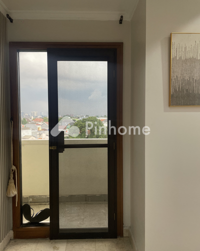 Sewa Apartemen di Mampang Prapatan, Kota Jakarta Selatan, 2 KM, 3 KT, LB 165m²