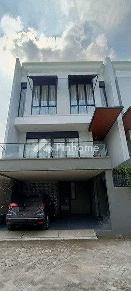 Rumah Dijual di Pasar Minggu, Kota Jakarta Selatan, 4 KM, 4 KT, LT 80m², LB 200m²