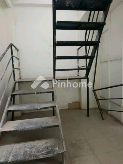 Sewa Ruko di Senen, Kota Jakarta Pusat, 4 KM, LB 960m²