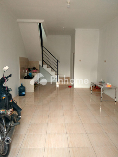 Sewa Ruko di Cipondoh, Kota Tangerang, 1 KM, LB 50m²