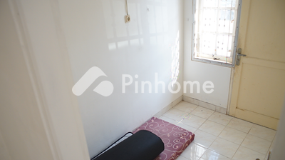 Sewa Rumah di Cikarang Pusat, Kab. Bekasi, 2 KM, 3 KT, LT 136m², LB 100m²