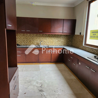 Sewa Rumah di Pademangan, Kota Jakarta Utara, 7 KM, 5 KT, LT 450m², LB 1100m²