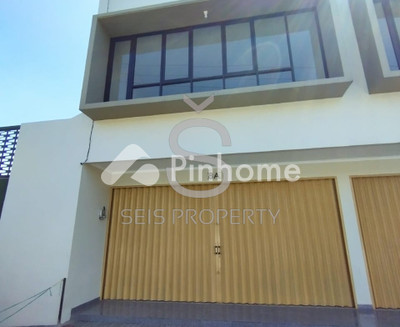 Sewa Ruko di Baleendah, Kab. Bandung, 1 KM, LB 90m²