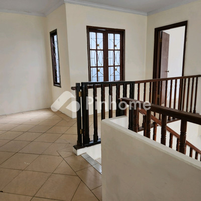 Rumah Dijual di Serpong Utara, Kota Tangerang Selatan, 4 KM, 4 KT, LT 200m², LB 205m²