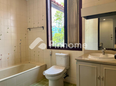Sewa Rumah di Pademangan, Kota Jakarta Utara, 4 KM, 5 KT, LT 350m², LB 550m²