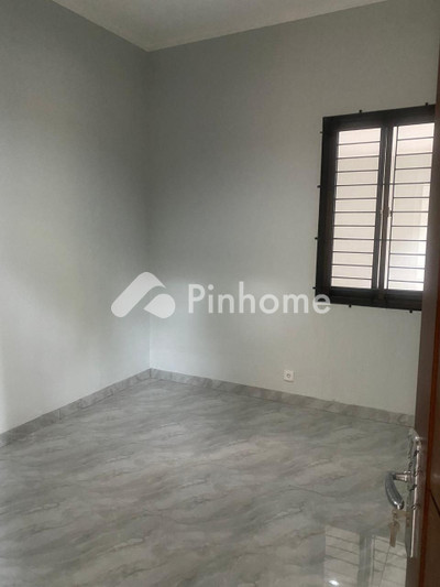 Rumah Dijual di Ciputat, Kota Tangerang Selatan, 3 KM, 5 KT, LT 164m², LB 148m²