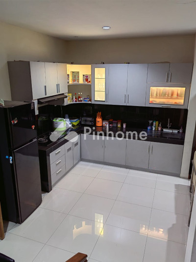 Sewa Rumah di Buahbatu (Margacinta), Kota Bandung, 4 KM, 5 KT, LT 214m², LB 220m²