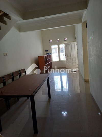 Rumah Dijual di Gunung Anyar (Gununganyar), Kota Surabaya, 5 KT, LT 96m², LB 120m²