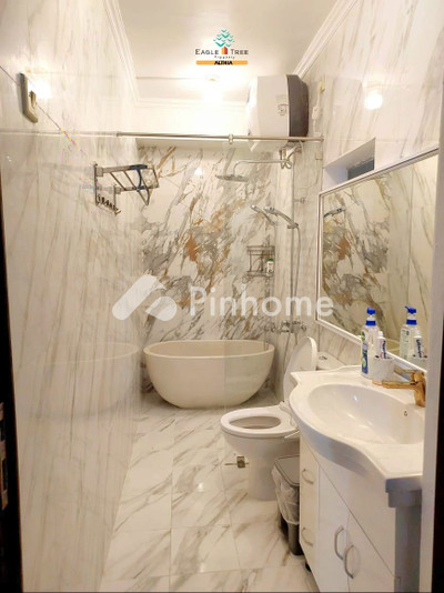Rumah Dijual di Ciputat Timur, Kota Tangerang Selatan, 3 KM, 4 KT, LT 150m², LB 180m²