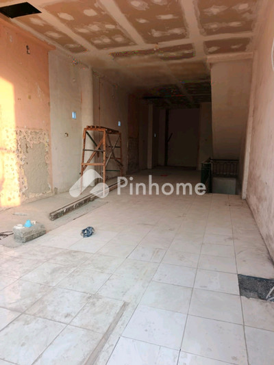 Sewa Ruko di Senen, Kota Jakarta Pusat, 4 KM, LB 960m²