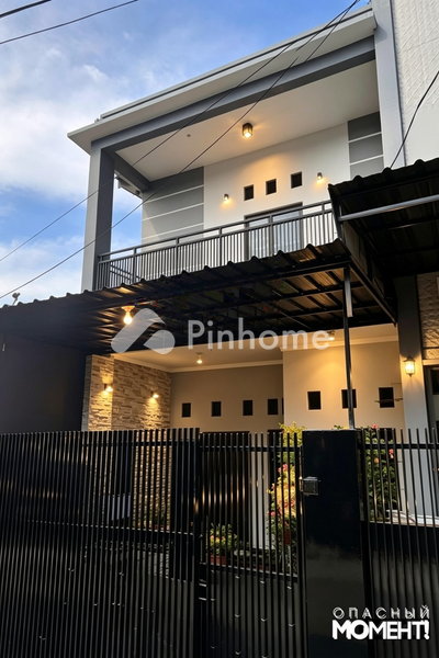 Rumah Dijual di Rappocini, Kota Makassar, 4 KM, 5 KT, LT 112m², LB 160m²
