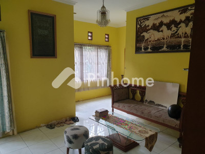 Rumah Dijual di Antapani (Cicadas), Kota Bandung, 4 KT, LT 429m², LB 250m²