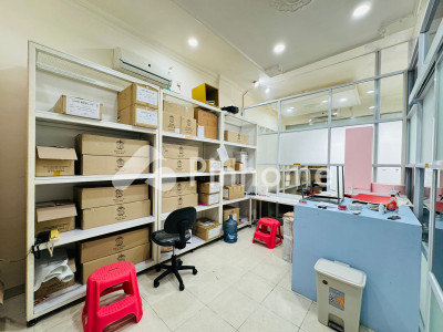 Ruko Dijual di Tebet, Kota Jakarta Selatan, 4 KM, LB 238m²