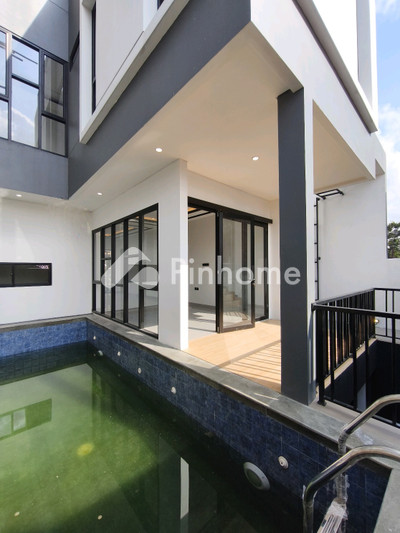 Rumah Dijual di Jagakarsa, Kota Jakarta Selatan, 4 KM, 4 KT, LT 131m², LB 280m²