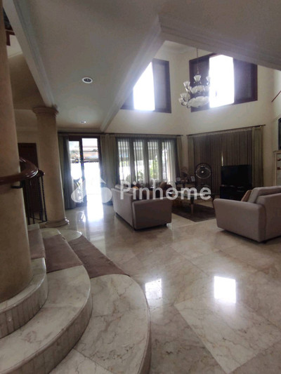 Rumah Dijual di Kebayoran Lama, Kota Jakarta Selatan, 6 KM, LT 914m², LB 700m²