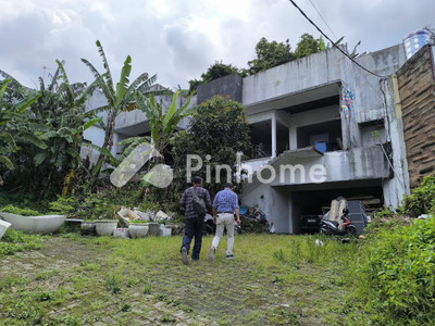 Rumah Dijual di Cidadap, Kota Bandung, 4 KM, 5 KT, LT 1611m², LB 850m²