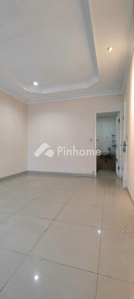 Sewa Rumah di Cimanggis, Kota Depok, 3 KM, 6 KT, LT 98m², LB 175m²