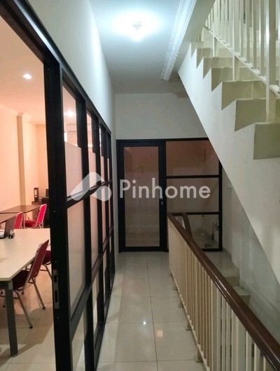 Ruko Dijual di Bekasi Selatan, Kota Bekasi, 2 KM, LB 135m²