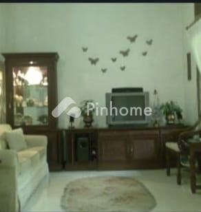 Rumah Dijual di Pancoran Mas, Kota Depok, 2 KM, 3 KT, LT 240m², LB 160m²