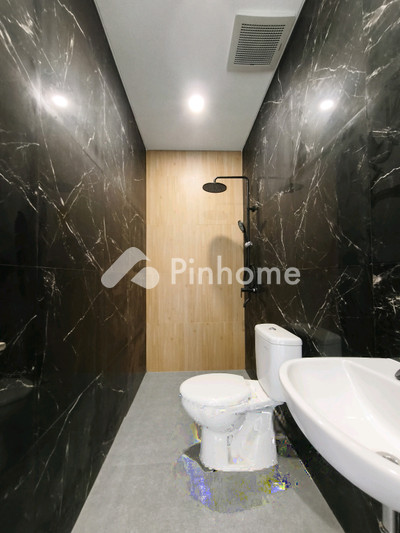 Rumah Dijual di Jagakarsa, Kota Jakarta Selatan, 4 KM, 4 KT, LT 131m², LB 280m²