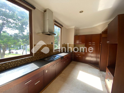Sewa Rumah di Pademangan, Kota Jakarta Utara, 7 KM, 7 KT, LT 1100m², LB 450m²