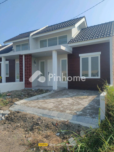 Rumah Dijual di Duduksampeyan (Duduk Sampeyan), Kab. Gresik, 1 KM, 2 KT, LT 90m²