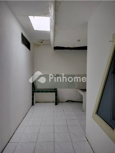 Rumah Dijual di Waru, Kab. Sidoarjo, 1 KM, 2 KT, LT 105m², LB 90m²