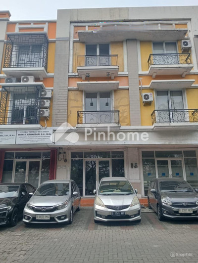 Sewa Ruko di Kelapa Dua, Kab. Tangerang, 3 KM, LB 191m²
